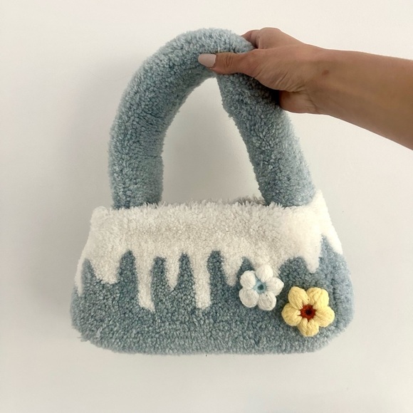 Spring Handbag with Floral Accents - Picture 1 of 5
